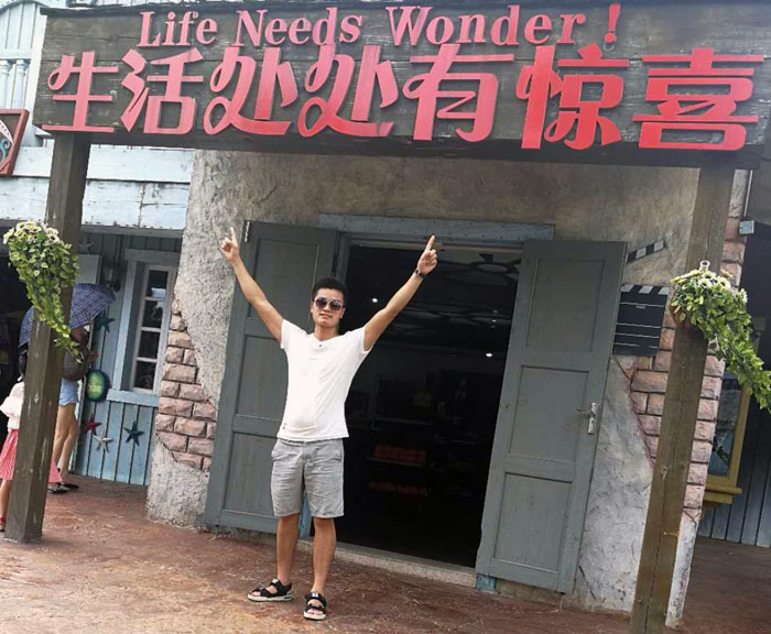 身為年輕一代的90后，但他看起來卻比同齡人多了那份沉穩，他就是本次專訪的新聞人物——湖南岳陽總代理秦志雄。